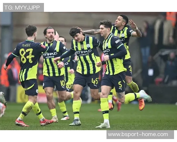 足总杯精彩对决曼城逆转里昂展现强大实力与团队配合