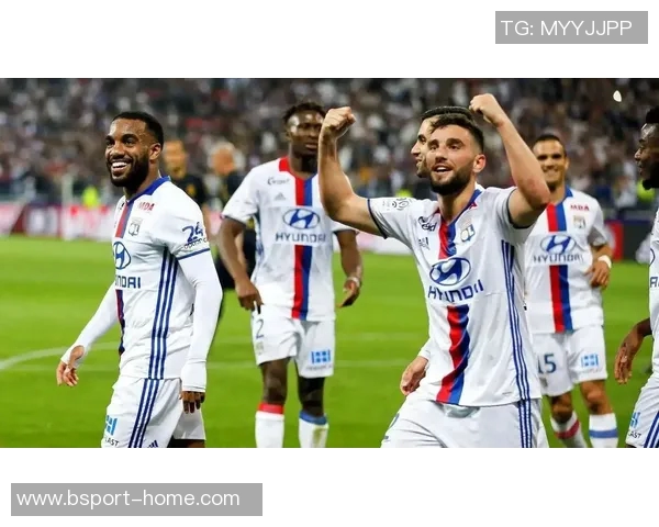 国王杯精彩对决里昂大胜莱比锡神扑瞬间点燃全场激情